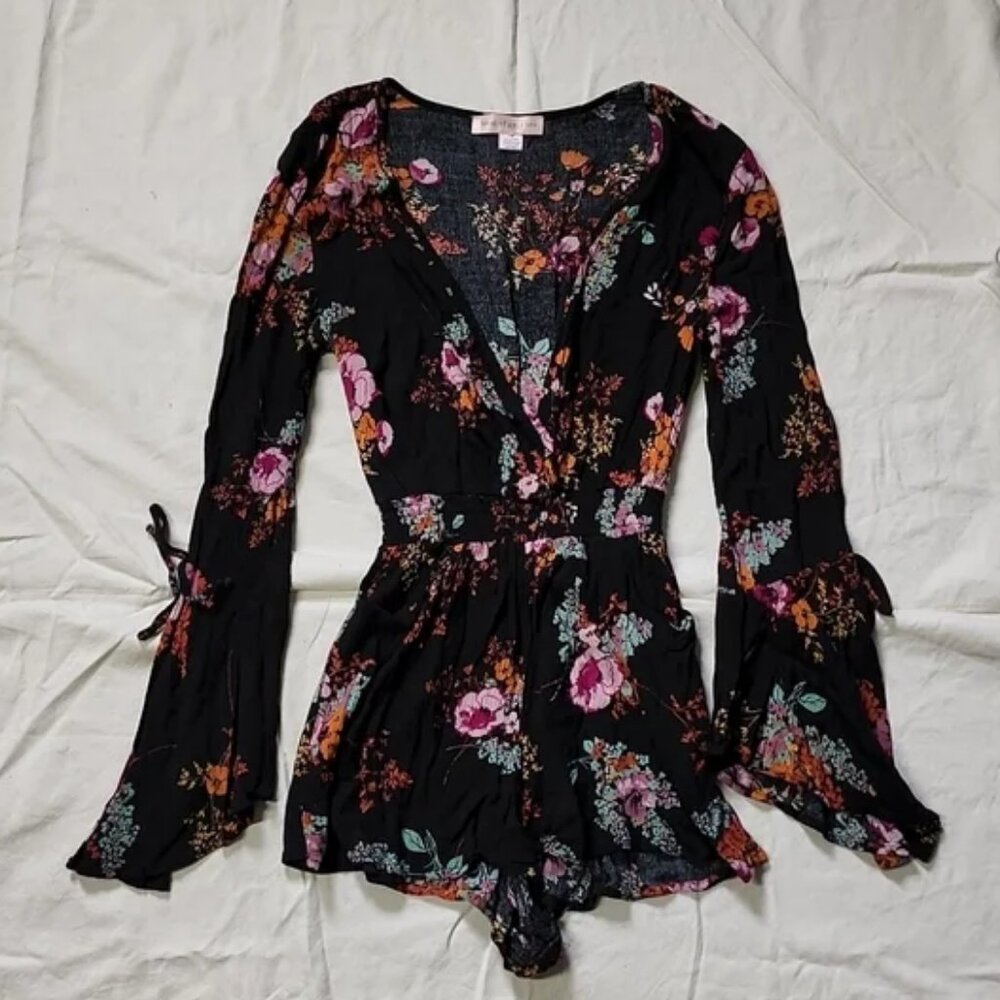 ☀️Band of Gypsies floral boho Romper☀️